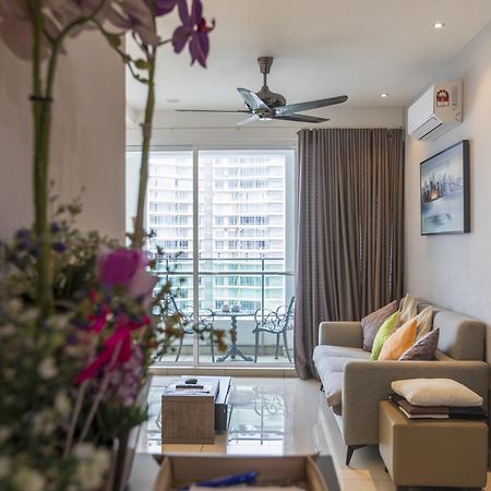 Sky Suites George Town Exteriér fotografie