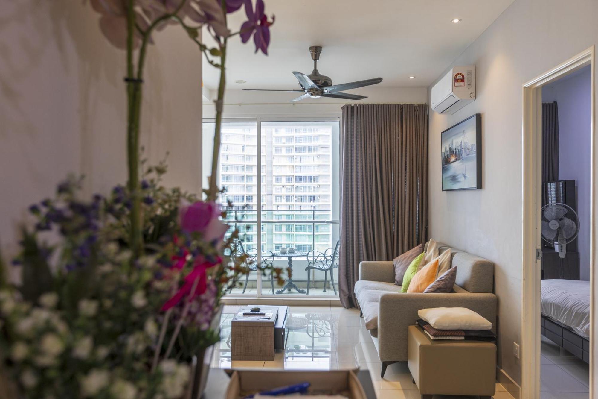 Sky Suites George Town Exteriér fotografie